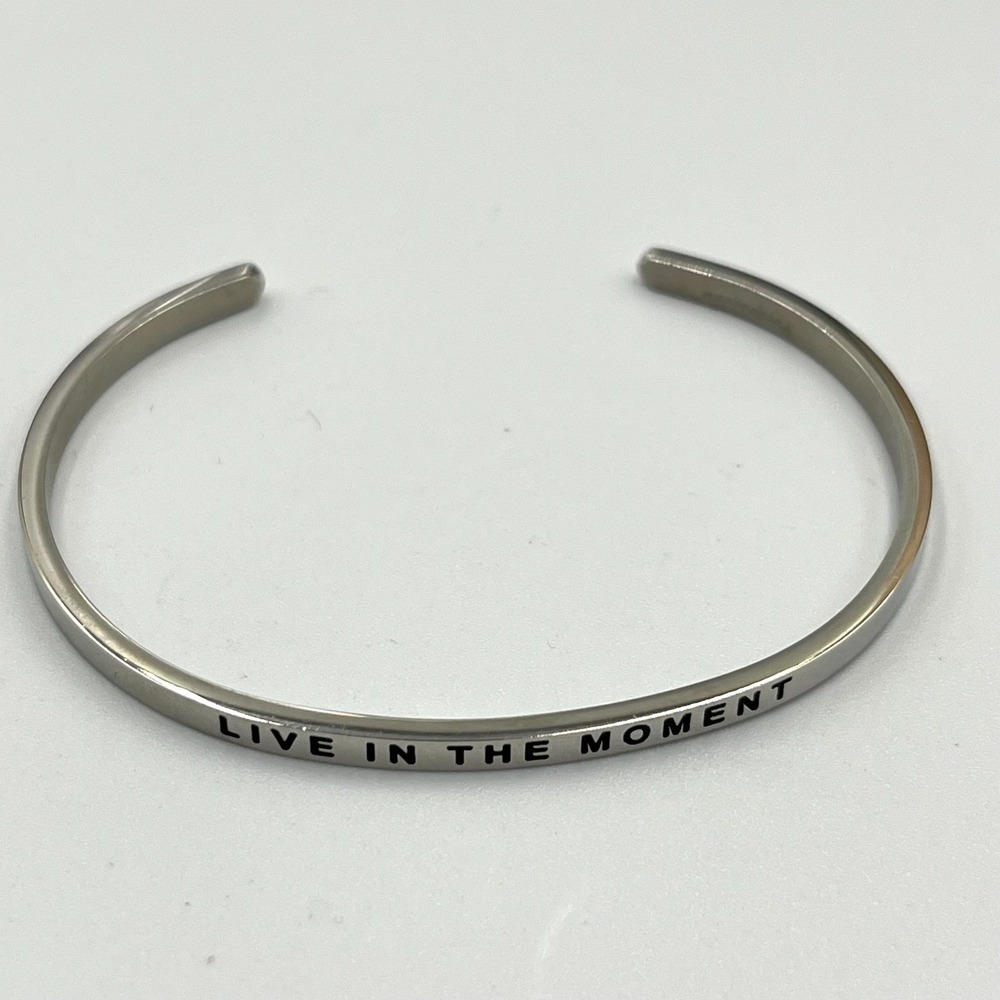 VTG Live In The Moment‎ Silver Tone Awareness Inspirational Cuff Bangle Bracelet